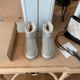 Picture of UGG Shoes Women _SKUfw149323088fw